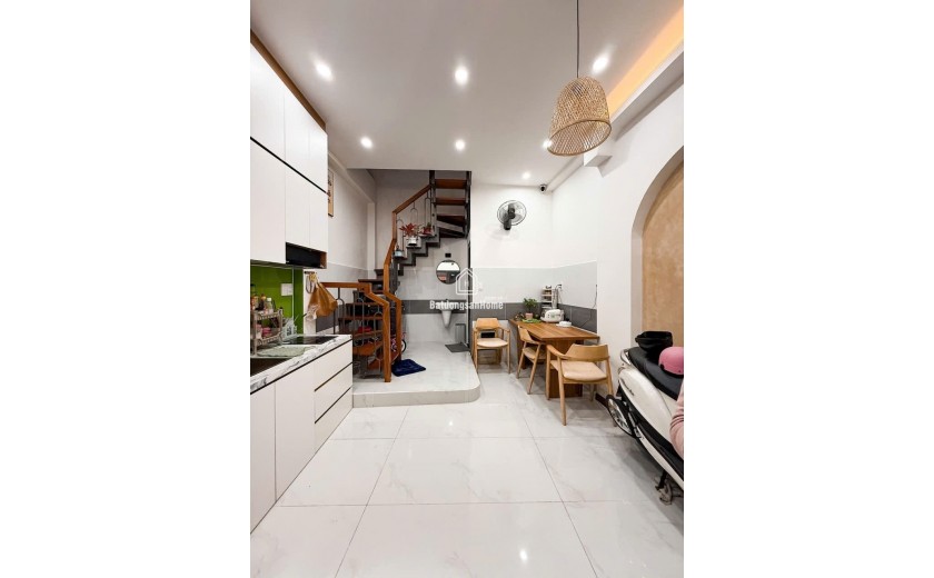 Nguyễn Tri Phương - Quận 10 - Ba gác thông - 3 tầng - 4.8 tỷ