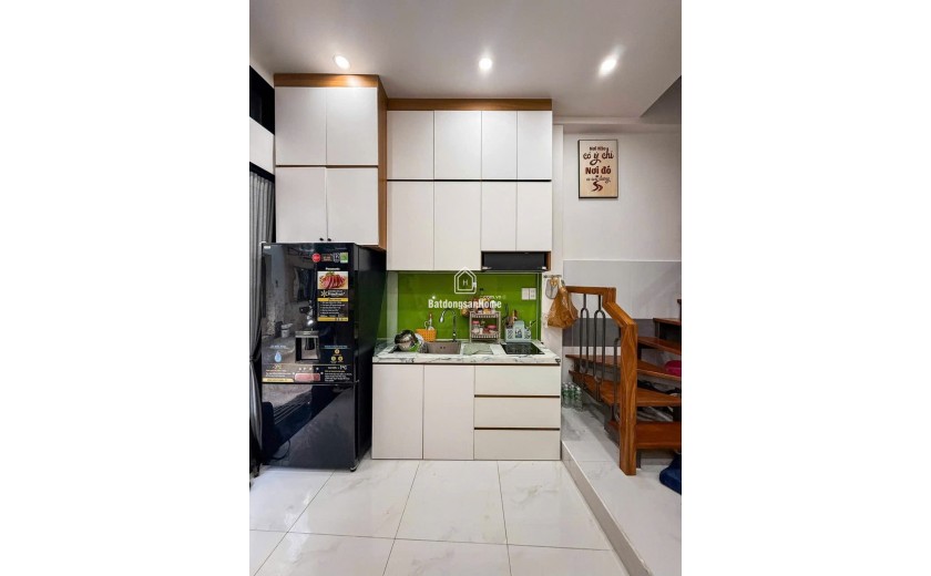 Nguyễn Tri Phương - Quận 10 - Ba gác thông - 3 tầng - 4.8 tỷ