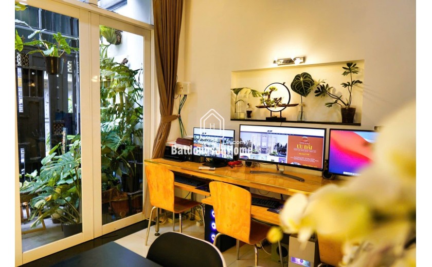 PHÚ NHUẬN nhà 3 TẦNG BTCT - 5 PHÚT QUA Q1- 50m RA MẶT TIỀN PHAN ĐÌNH PHÙNG - 9,850 TỶ TL