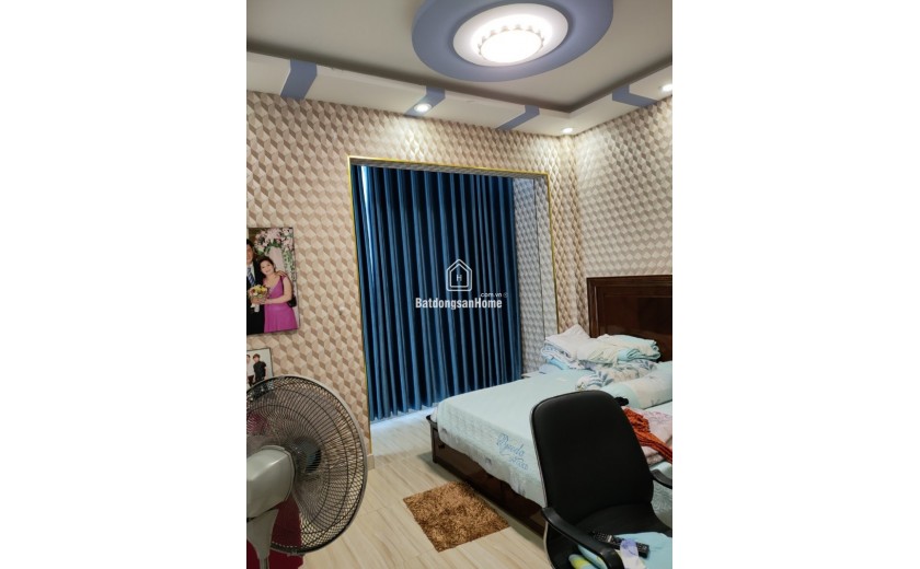 Bán nhà đường 297, Phước Long B, Quận Thủ Đức, TP HCM. DT 100m2, một trệt,  giá 6,5 tỷ, sổ hồng. Liên hệ: 0933125879.