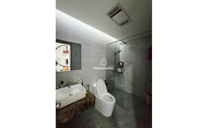 Bán nhà 3 tầng đường 109,  Phước Long B, Q.9, Hồ Chí Minh, diện tích 96m2, giá 8,45  tỷ, sổ hồng. Liên hệ 0933125879.