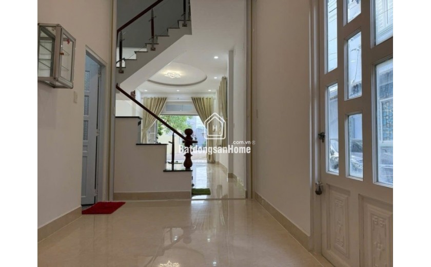 Bán nhà đường số 2, Phường Tăng Nhơn Phú B, Thủ Đức, TP HCM. DT 60m2. Giá 6,3 tỷ, sổ hồng. Liên hệ 0933125879.