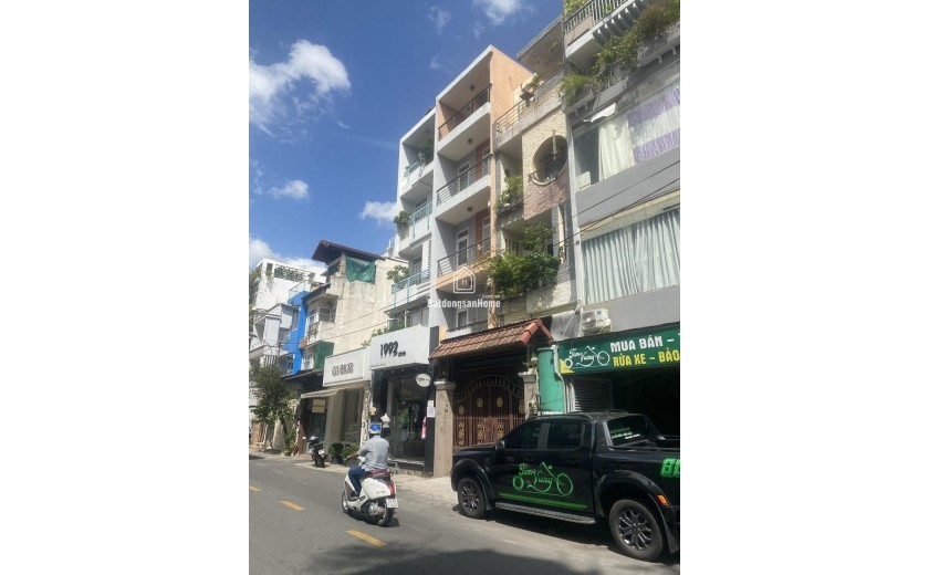 ** GÓC 2 MẶT TIỀN NGUYỄN BIỂU P. 2. QUẬN 5