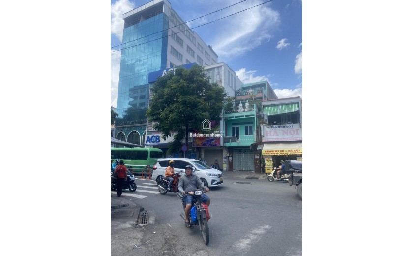 * Căn góc mặt tiền 4 Tầng Ngay Nguyễn Biểu-Trần Hưng Đạo 4,5X21  25.2 TỶ Còn TL