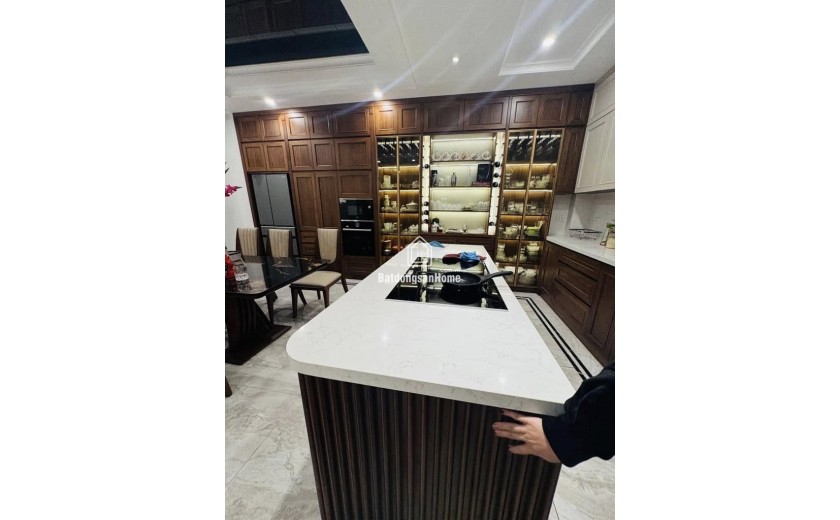 Bán nhà Huy Du 5 tầng, gần ga tàu điện Metro, cạnh Vinhomes Gardenia, ô tô đỗ cửa, 12 tỷ