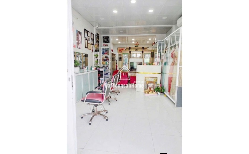 CHÍNH CHỦ CẦN TIỀN, BÁN GẤP GẤP NGÔI NHÀ ĐẦY TÂM HUYẾT . Nhà còn rất mới, hành nghề thẩm mỹ .