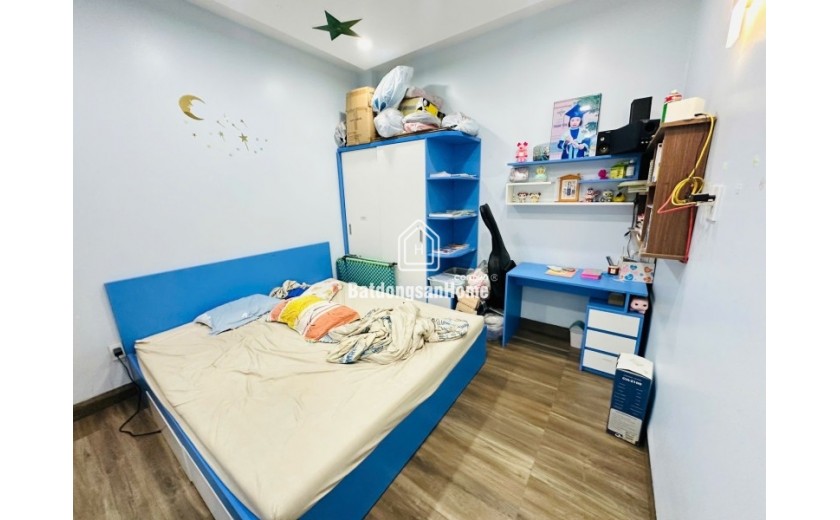 Bán nhà 3 tầng, DT 75m2, Số 7, Linh Trung, Thủ Đức, TP HCM giá 7,89  tỷ, sổ hồng. Liên hệ: 0933125879.