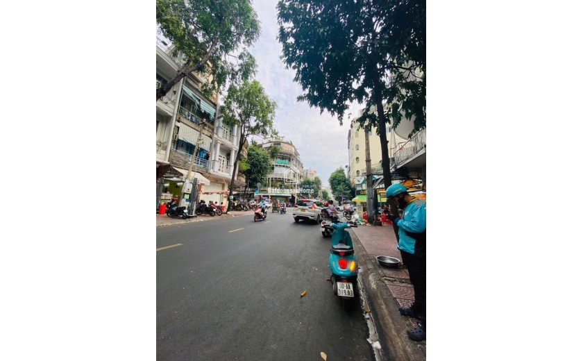 QUẬN 5 Bán Nhà Lộc Phát- Lô Góc 2 Mặt Tiền Trần Tuấn Khải 3Tầng (5X13m) 23 Tỷ Hơn