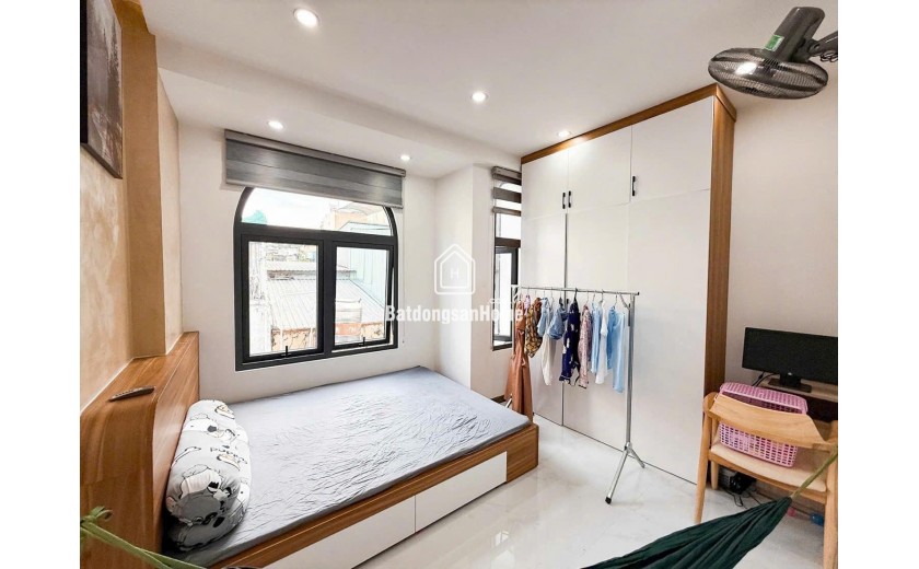 MỚI ĐẸP 100% Ở NGAY- Full Nội Thất 3 TẦNG Ngang 3.6m Nở Hậu –Gần MT Nguyễn Tri Phương 4 Tỷ Xíu