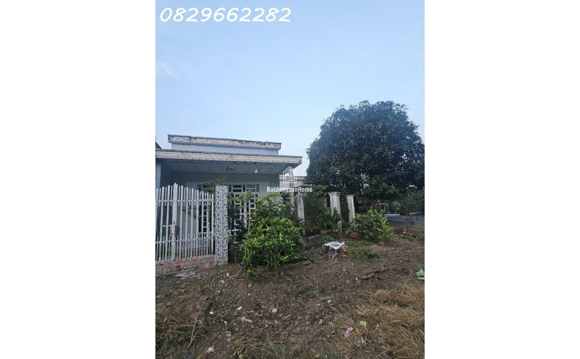 Bán nhà Sổ Hồng KDC Xẻo Vạt, Đồng Tháp. DT 219m2 ful thổ cư (10x18m nở hậu), 2PN, Hướng Nam. Giá chỉ 1.95 tỷ.