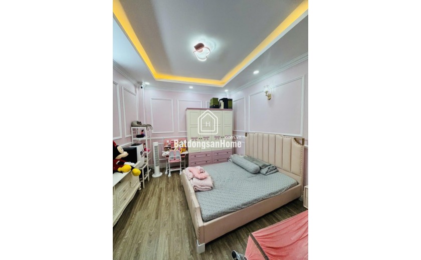 GIẢM SHOCK CÒN 9.9 TỶ -Hẻm ÔTô 8M_5 tầng+ST-4PN Ngang Hiếm 5.5m_Nhà Cực Đẹp Giáp Q10