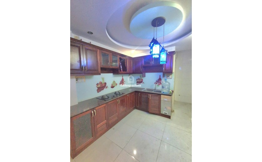 Gấp bán nhà CMT8- Quận 10 - 5 tâng - 7PN - 39m2 - Giá 7.8 tỷ