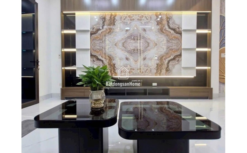 BÁN NHÀ LẠC LONG QUÂN -KINH DOANH - Ô TÔ  GẦN HỒ TÂY 62 M5T 17.8TỶ