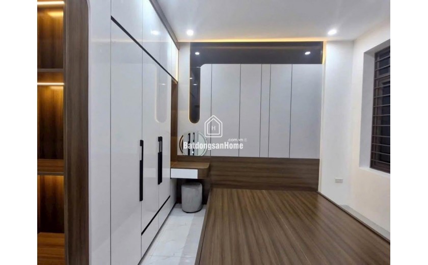 BÁN NHÀ LẠC LONG QUÂN -KINH DOANH - Ô TÔ  GẦN HỒ TÂY 62 M5T 17.8TỶ