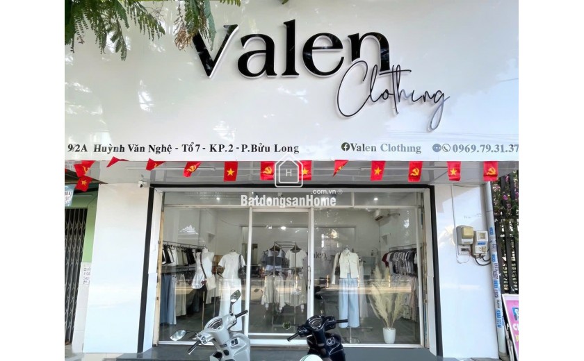 Cần sang lại toàn bộ shop đang kinh doanh có sẵn đồ chỉ việc vào kinh doanh mùa tết.