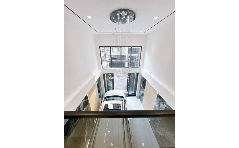 Bán nhà HXH 7 chỗ CMT8, Tân Bình gần CV Lê Thị Riêng, 6 tầng Thang Máy