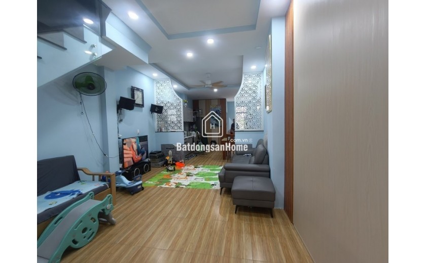 Bán nhà mặt phố đường Số 10, Phước Bình, Thủ Đức, TP HCM. DT 124m2, 2 tầng, 3PN, 3WC, giá 10,69 tỷ, sổ hồng chính chủ.