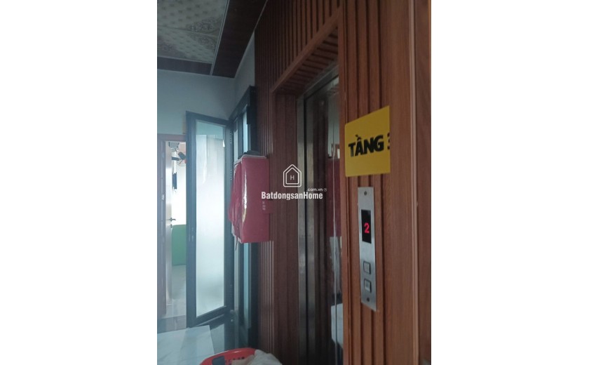 Khách sạn Nam Hòa Xuân 111m² 6 tầng 18 phòng doanh thu 100tr giá 12.x tỷ