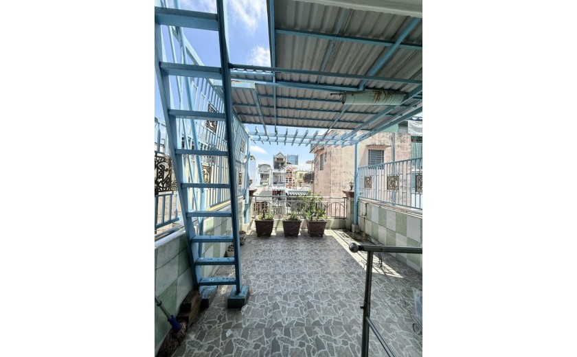 Gấp bán nhà Võ Văn Tần - Quận 3 - sát HXH - 44m2 - 5 tầng - Hoàn công - 8.5 Tỷ