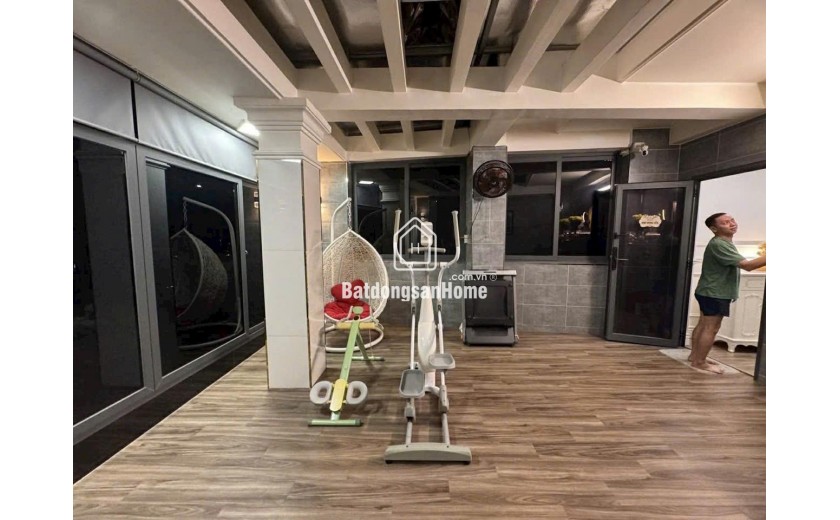 GIẢM SHOCK CÒN 9.9 TỶ -Hẻm ÔTô 8M_5 tầng+ST-4PN Ngang Hiếm 5.5m_Nhà Cực Đẹp Giáp Q10