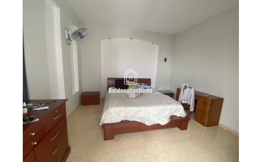 Bán nhà trong ngõ đường số 27, Hiệp Bình Chánh, Thủ Đức, TP HCM. DT 121m2, 3 tầng, giá 8,7 tỷ, sổ hồng, LH 0933125879.