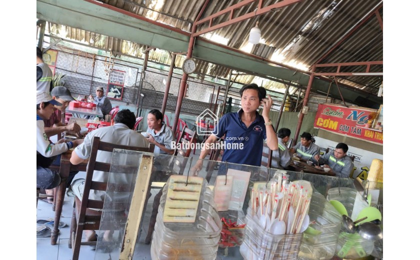 Sang quán cơm tại  Ngã ba cây xăng Đông Tân, Dĩ An, Bình Dương