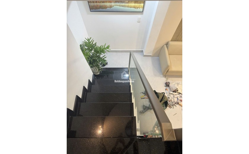 NKKN QUẬN 3 - Hẻm VF3 - 36m2- 5 tầng - Giá 7.99 Tỷ