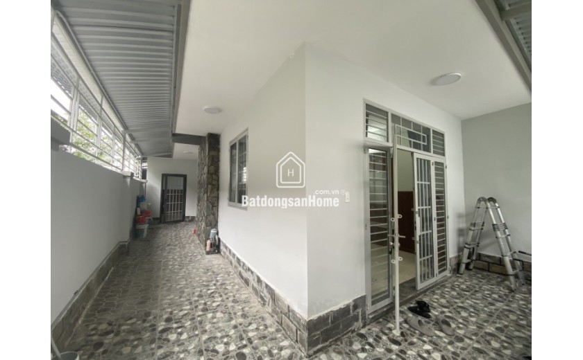 Bán nhà trong ngõ đường số 27, Hiệp Bình Chánh, Thủ Đức, TP HCM. DT 121m2, 3 tầng, giá 8,7 tỷ, sổ hồng, LH 0933125879.