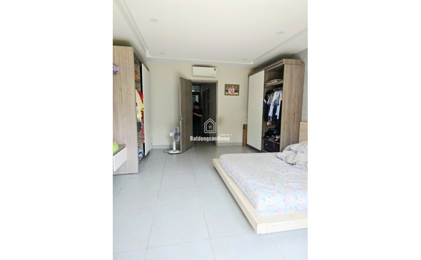 Bán nhà 3 tầng đường Lê Thị Hoa, Bình Chiểu, Thủ Đức. DT 71m2, sổ hồng, giá 5,8 tỷ. Liên hệ: 0933125879.