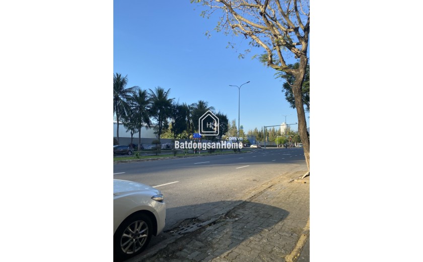 Nhà 4 tầng MT Nguyễn Tất Thành 125m² view biển Hải Châu giá 19.5 tỷ
