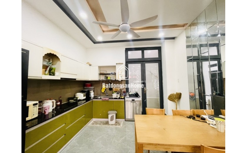 Bán nhà đường số 50, DT  81m2, 4 tầng, Phường Hiệp Bình Chánh, Thủ Đức, TP HCM - Giá 7,49 tỷ, Sổ Hồng. Liên hệ: 0933125879.