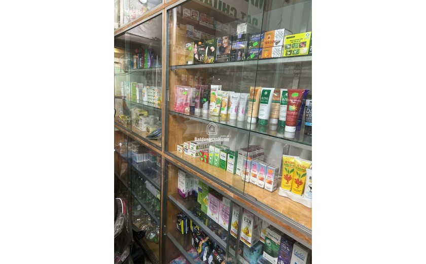 SANG NHƯỢNG NHÀ THUỐC CÓ CHỖ Ở LẠI CHO GIA ĐÌNH