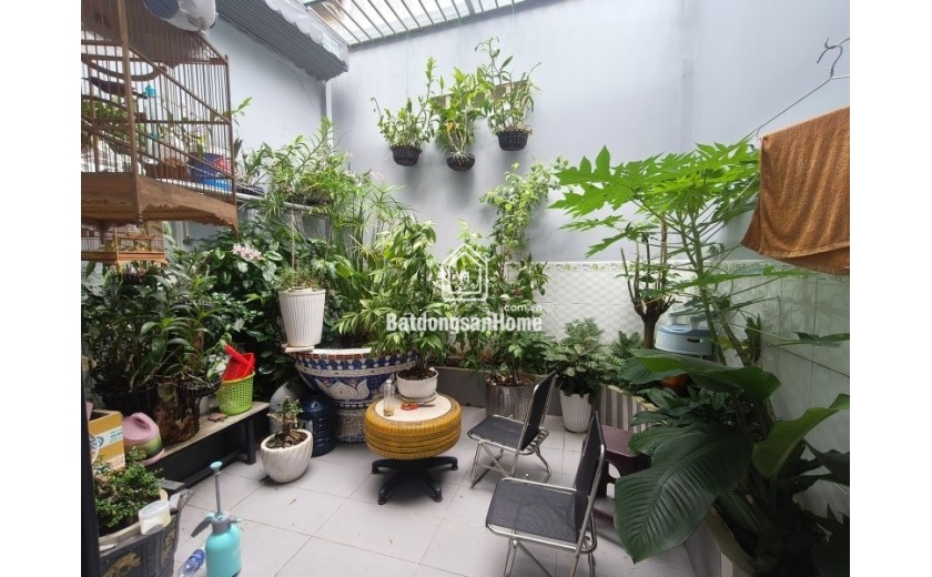 Bán nhà mặt phố đường Số 10, Phước Bình, Thủ Đức, TP HCM. DT 124m2, 2 tầng, 3PN, 3WC, giá 10,69 tỷ, sổ hồng chính chủ.