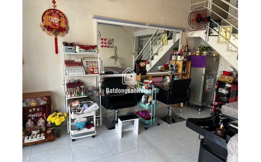 Cần sang mặt bằng tiệm spa nail gội giá rẻ chỉ 18tr