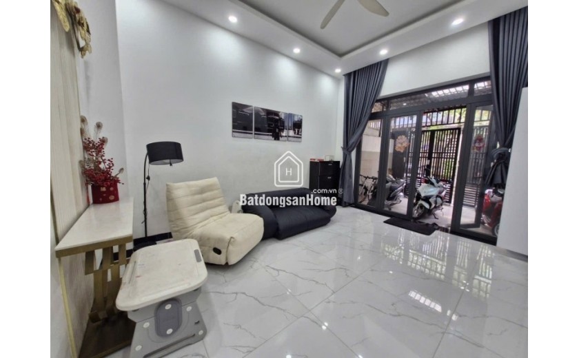 Bán nhà đườg số 8, Phường Linh Xuân, Thủ Đức, TP HCM. DT 92m2, 3 tầng, Giá 7.7 tỷ, Sổ Hồng - 0933125879