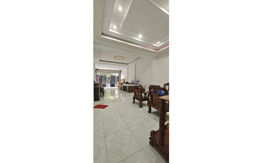 Bán nhà mặt phố Số 13, Linhn Xuân, Thủ Đức, TP HCM. DT 100m2, 2 tầng, 3PN, 4WC, giá 6,4 tỷ, sổ hồng