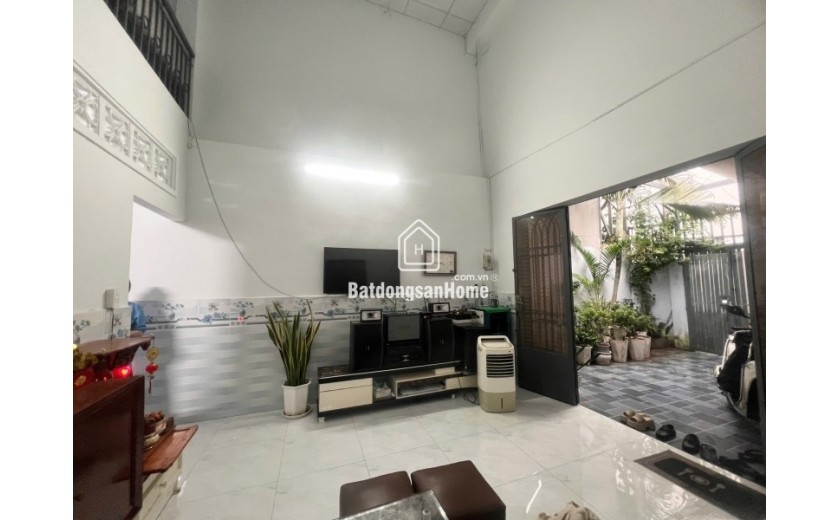 Bán nhà 2 tầng đường Số 16, Hiệp Bình Chánh, Thủ Đức, TP HCM, DT 72m2. Giá 5.9 tỷ, sổ hồng. Liên hệ: 0933125879.