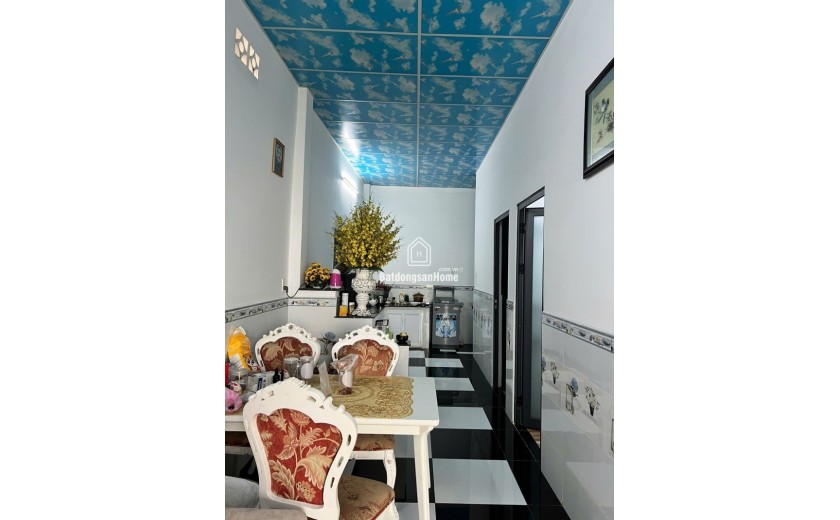 Bán nhà trong ngõ đường Đỗ Xuân Hợp, phường Phước Long B, Thủ Đức, TP HCM. DT 104m2, cấp 4.  giá 6,99 tỷ, sổ hồng.