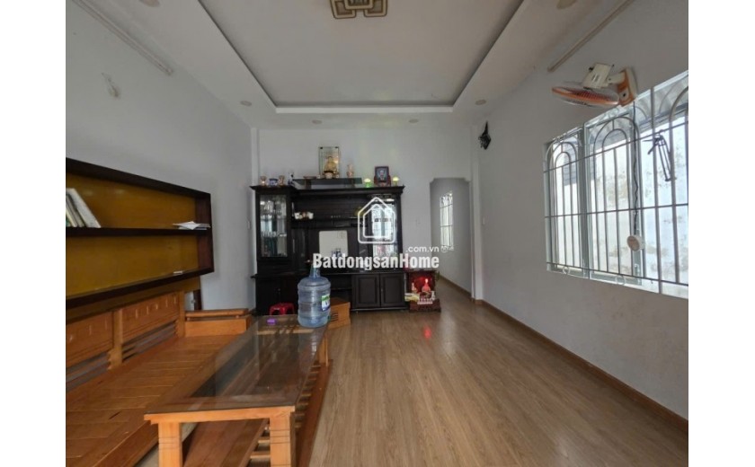 Bán nhà đường 297, Phước Long B, Quận Thủ Đức, TP HCM. DT 100m2, một trệt,  giá 6,5 tỷ, sổ hồng. Liên hệ: 0933125879.