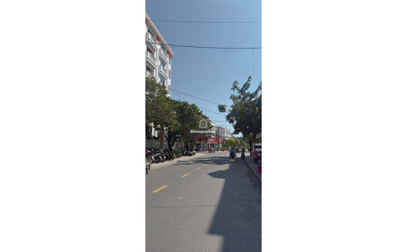 Căn góc 2 mặt tiền Lý Thái Tổ 177m² giá 19,6 tỷ trung tâm Hội An