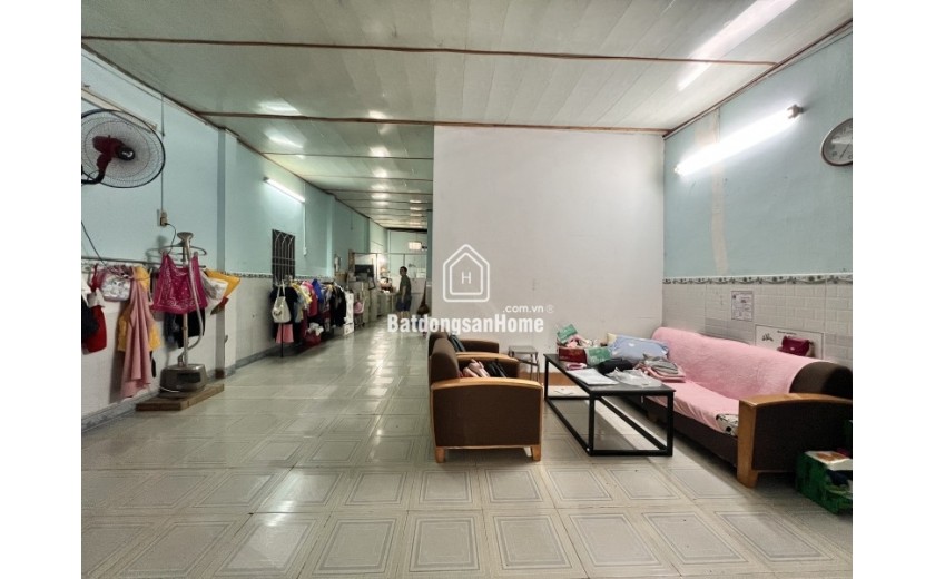 Bán nhà trong ngõ đường số 8, Linh Trung, Thủ Đức, TP HCM - Diện tích 194m2, cấp 4. Giá 10,9 tỷ, sổ hồng. Liên hệ: 0933125879.