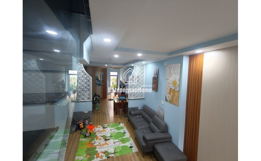 Bán nhà mặt phố đường Số 10, Phước Bình, Thủ Đức, TP HCM. DT 124m2, 2 tầng, 3PN, 3WC, giá 10,69 tỷ, sổ hồng chính chủ.