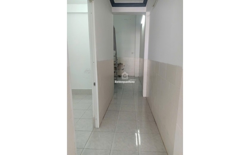 86. nhà 5 triệu mới đẹp 2PN có sân đậu ô tô gần cầu Bà Bộ thuận lợi cho việc kinh doanh