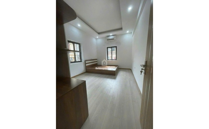 Tập Thể CHÙA BỘC NHÀ ĐẸP 3 PHÒNG NGỦ FULL NỘI THẤT 80m2 Giá 5.65 tỷ