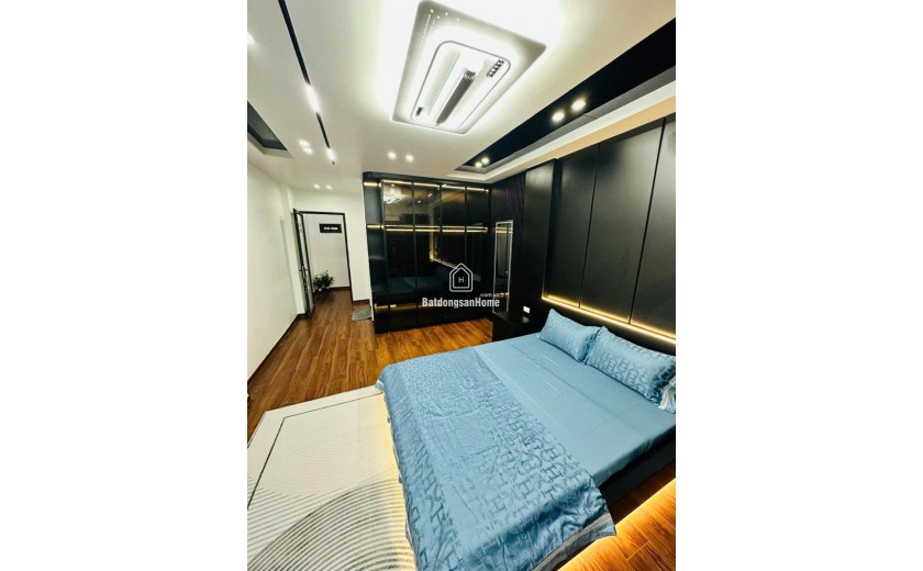 CỰ LỘC – THANH XUÂN – HÀNG XÓM ROYAL Diện tích: 35m² Giá 10.95 tỷ