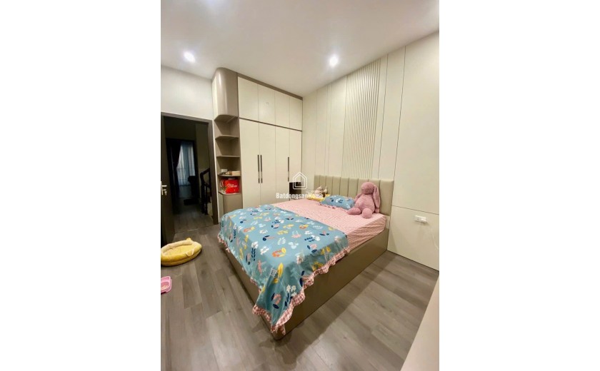 PHÂN LÔ HOÀNG VĂN THÁI - Ô TÔ ĐỖ CỬA Ô - DT  41m2 4 tầng mặt tiền 3.2m Giá 15.5 tỷ