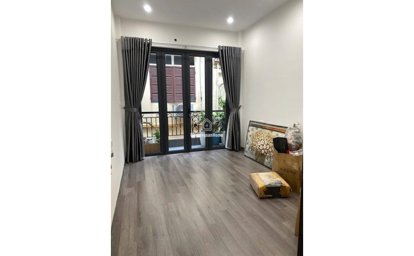 PHÂN LÔ HOÀNG VĂN THÁI - Ô TÔ ĐỖ CỬA Ô - DT  41m2 4 tầng mặt tiền 3.2m Giá 15.5 tỷ