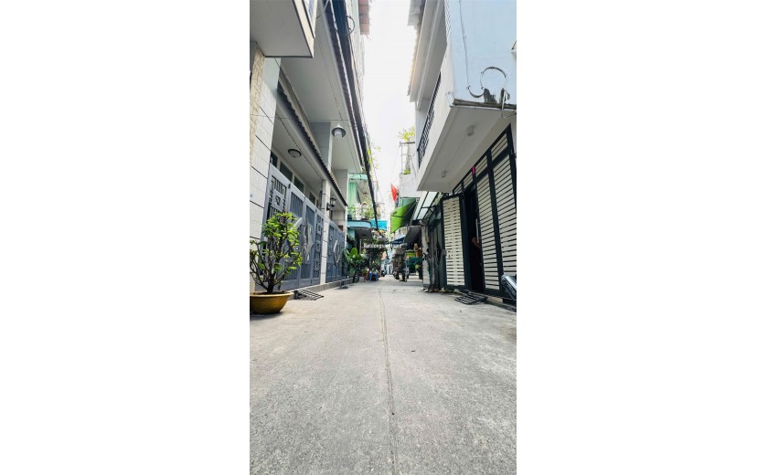 Quận 10 - Hẻm Trước Nhà 4M - 4 Tầng BTCT - Nhà Còn Mới - Nhỉnh 6 Tỷ