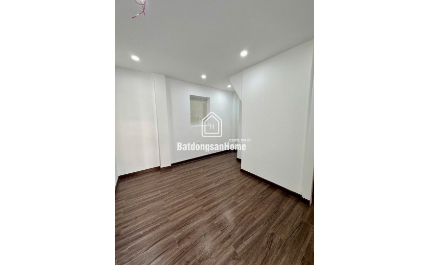 Bán nhà HXH Thành Thái Quận 10 cách 10m, 5 Tầng nhà mới, 50m ra mặt tiền, giá nhỉnh 3 tỷ