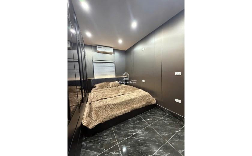 TẬP THỂ TÔN THẤT TÙNG NHÀ ĐẸP PHONG CÁCH Diện Tích 70m2 Giá 5.6 tỷ